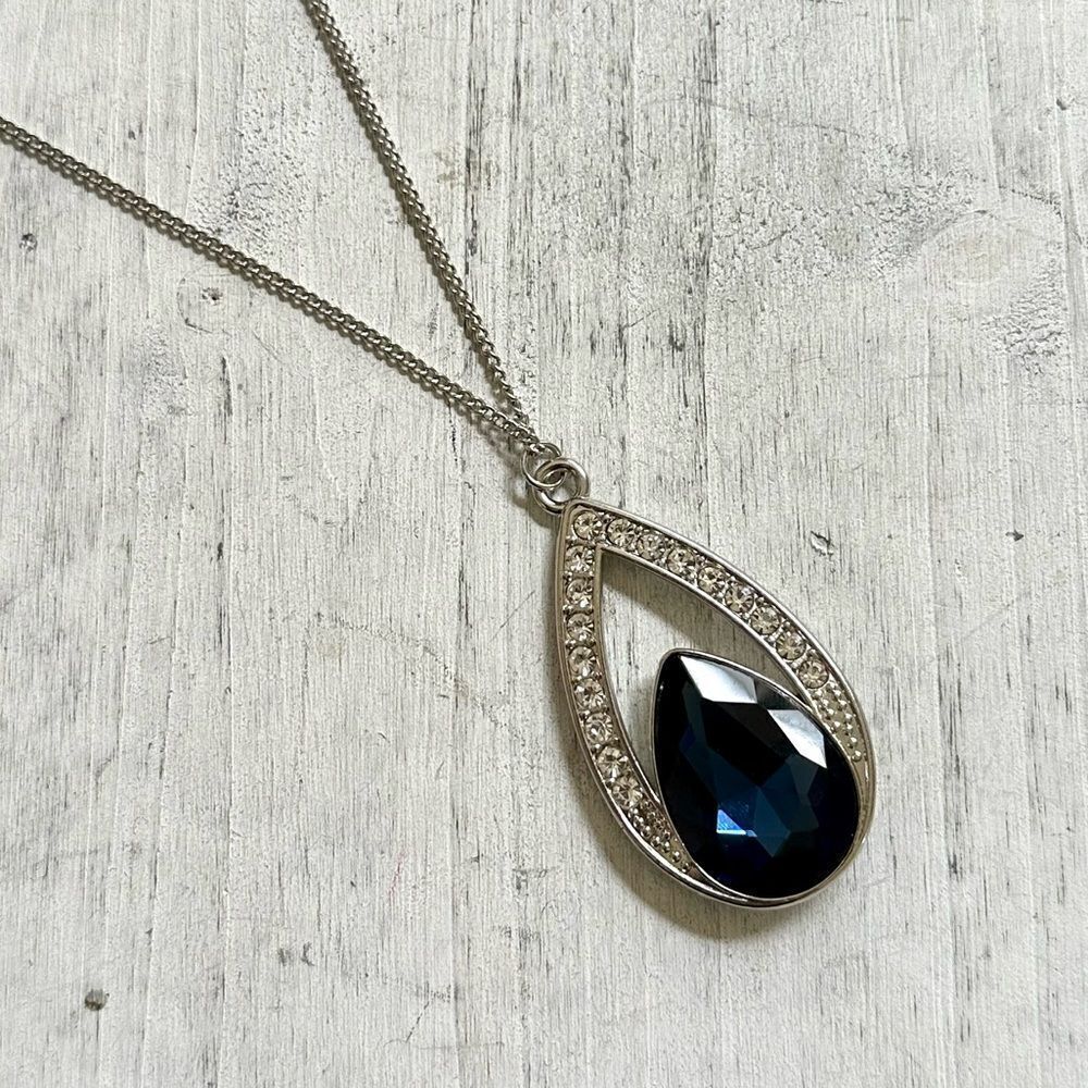 Silver tone blue rhinestone pendant necklace